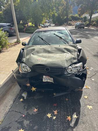 2006 toyota corolla s totaled for parts 1