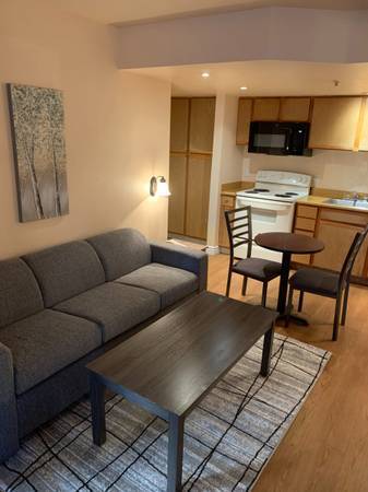 $409 / 2br - 660ft2 - SMILE FROM EAR TO EAR!! OUR WIFI INCLUDED FALL SPECIAL IS HERE! (611 W INDIAN SCHOOL RD.)64047707975553122