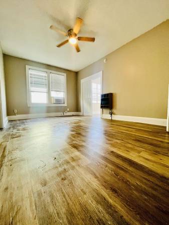 $1,200 / 1br - $1,350 / 1br - 1 Bedroom, 1 Bath Beachside Apartment w/Home Office (Daytona Beach)63791575423105120