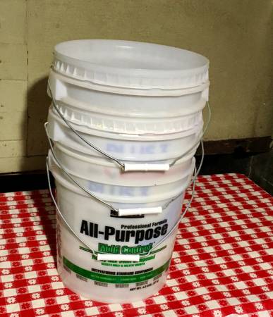 3.5 - 4.5 Gal. Buckets 1