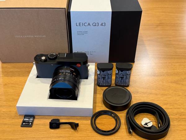 Leica Q3 43 - Black Paint / Only 80 Clicks! 1