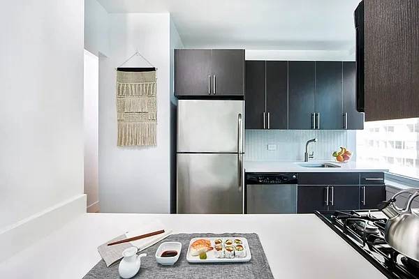 $3,800 / 2br - NO fee, large convertible 2 bedroom Perfect for roomates (Financial District)63816625624321122