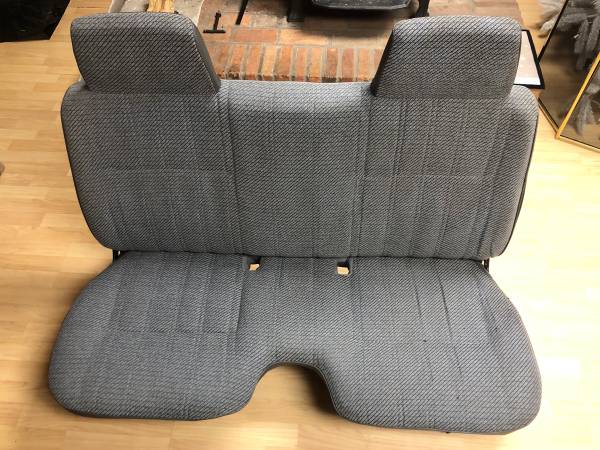 1984-1995 Toyota Pickup Bench Seat 1