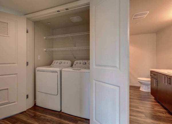 $1,549 / 2br - 833ft2 - On-Site Management, Off Street Parking, Pool (20104 Mountain Hwy E, Spanaway, WA)63944964558850124