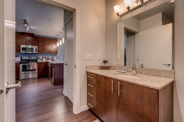 $2,430 / 1br - 734ft2 - Washer & Dryer, Now Showing, Spacious Walk-In Closets (Ballard, Interbay, Crown Hill, Seattle)63995110047746124