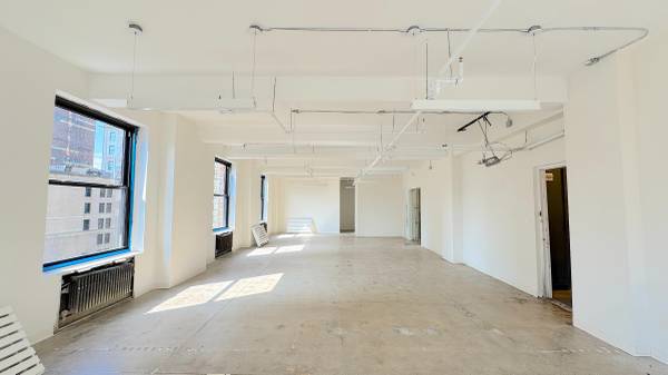 $8,600 / 1878ft2 - Super Sunny Open Loft Space! Corner Unit! 24/7 Attended Lobby! (Midtown)63874743195011121