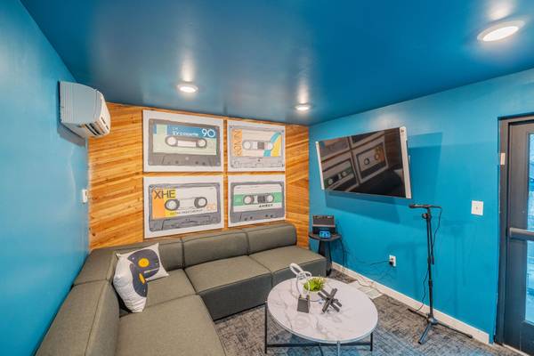 On-Site Laundry Facility, Studio, Situated in Austin! 1