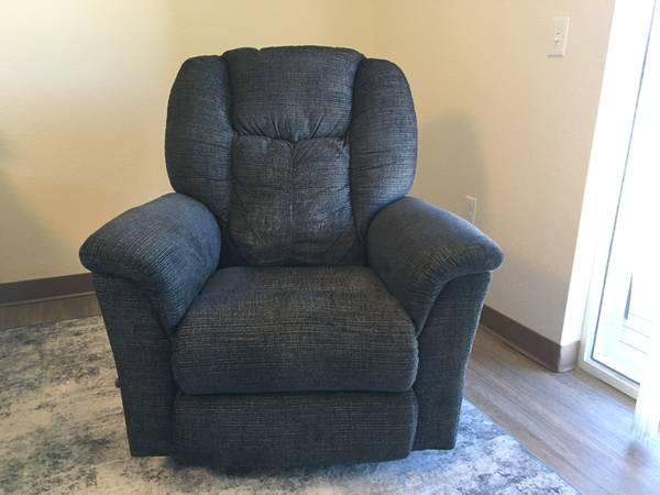 Lazy boy recliner 1