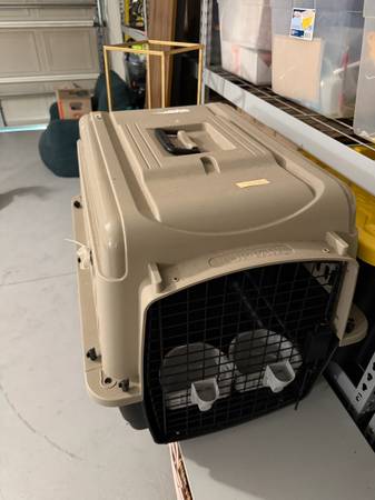 Medium Pet Carrier (28x20x20) used once 1