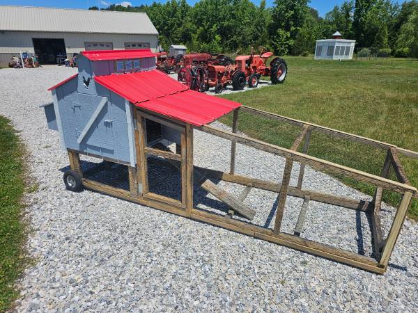 Mobile chicken Coop 1