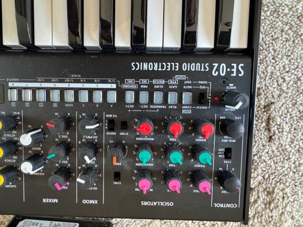 【タイムセール】Roland boutique SE-02 (専用ドック付) Amazon.co.jp: Roland Boutique アナログシンセサイザー SE-02