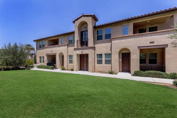$2,150 / 2br - ¡Apartamentos Tempranillo! ¡Bien merecido lo tienes !!!! (Clovis)64008333922307122