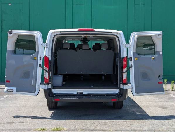 2019 Ford Transit 150 Wagon - Photo 11
