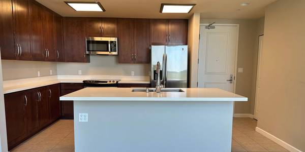 $3,069 / 2br - 1155ft2 - Spacious Custom Designed Closets, On-Call Maintenance, Guest Service (1127 15th St, Sacramento, CA)63961467874819124
