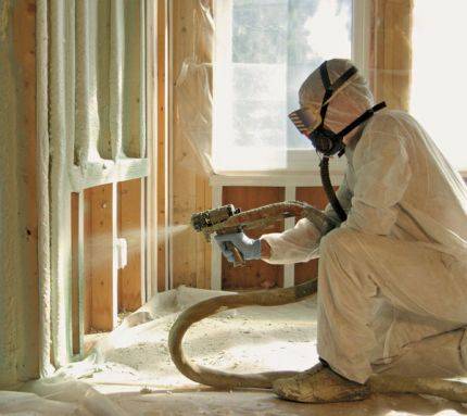 Spray foam RIG closed cell insulation 1