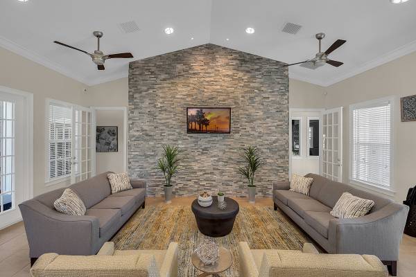 $1,329 / 2br - 990ft2 - Dont delay, apply today.  REDUCED RENT (Spring Hill)63991229600259120