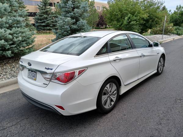2013 Hyundai Sonata Hybrid Limited - $7,000 (Aurora/Denver)63619952288771124