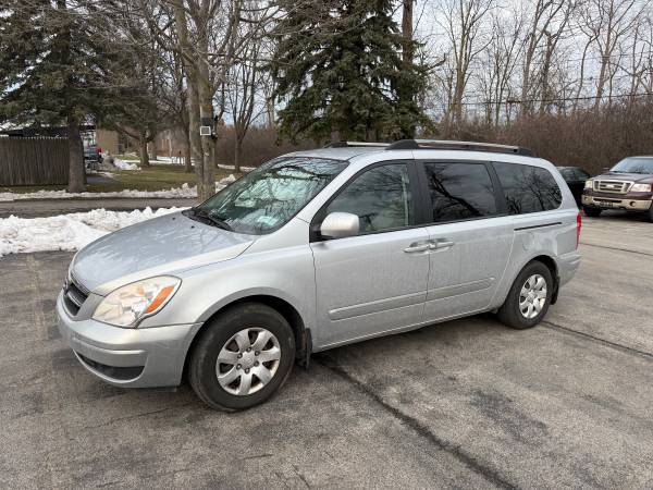 2008 HYUNDAI ENTOURAGE MINI VAN - ONLY 99k MILES - INSPECTED 1