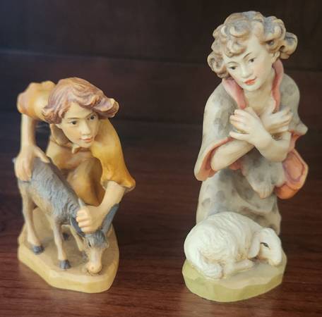 Vintage ANRI Bernardi Florentiner Nativity Shepherd: One Figurine 1
