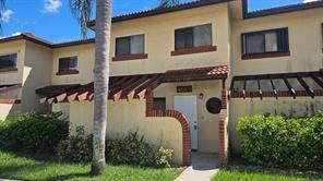 LARGE SPRINGTREE TOWNHOUSE WITH UPDATED KITCHEN.. READY TO GO 1