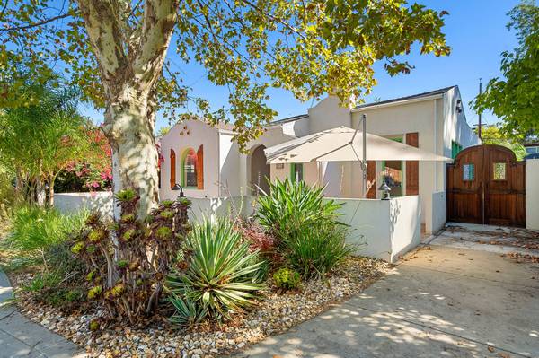 $3,400 / 3br - 1750ft2 - Charming pet-friendly 3 bedroom, 2 bathroom Spanish Colonial (Med Center)64044024765569121