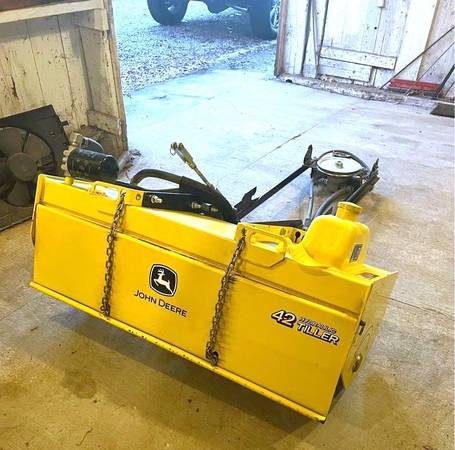 John Deere 42" hydraulic tiller like new 1