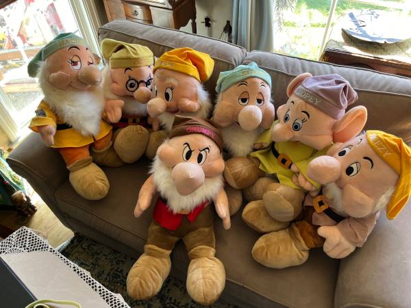 Seven dwarfs large size 1