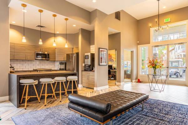 $2,300 / 2br - 1014ft2 - Washer & Dryer Included, Onsite Dog Park, Stainless-Steel Appliances* (Auburn)63852483851395121