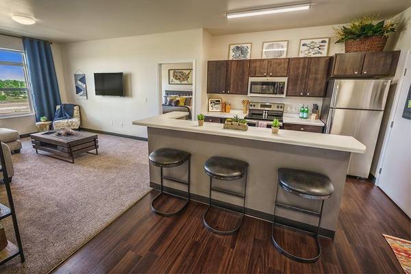 Air Conditioning, Private Parking Lot, Inclusive Rent 1
