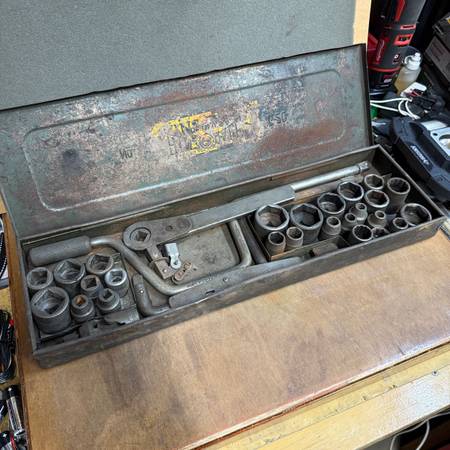 VINTAGE HINSDALE SAE G20 1/2” DRIVE 6pt and Sq. DRIVE SOCKET SET 1