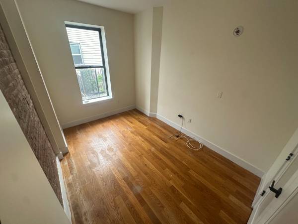 $3,000 / 2br - Hermoso 2br en excelente ubicación | Reformado, soleado, ladrillo visto (Bushwick @ Halsey St J Subway)63684762987011123