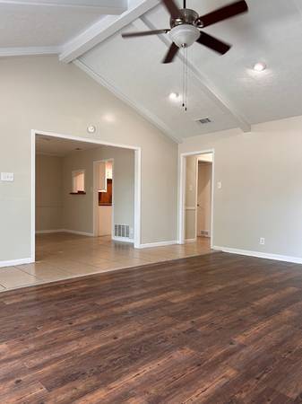 $1,450 / 3br - 1552ft2 - $250 OFF FIRST MONTH'S RENT 4122 South Park Dr. (Tyler)64037560176769122