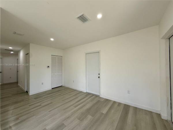 $3,300 / 3br - House for rent 3/2 (Miami)64001846721922124