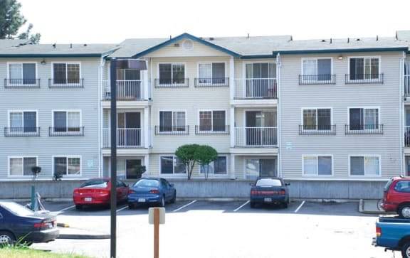 $1,259 / 3br - 930ft2 - Affordable Housing - A price you can afford! 2 bd, 1 ba, 760 sqft! (Kent)63688425632897124