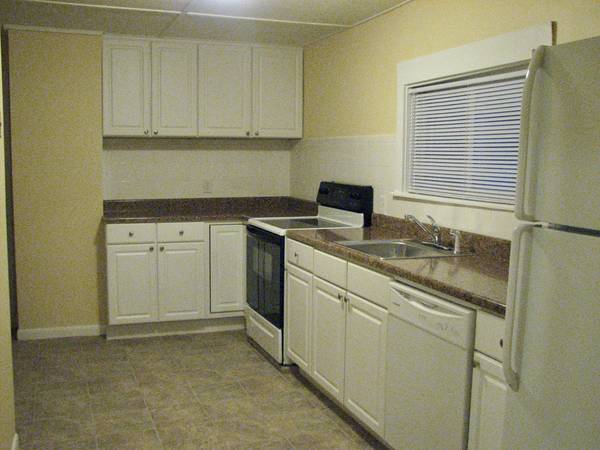 $1,585 / 1br - Beautiful apartment with private entrance, heat and hot water included (Milford)63912517264898124
