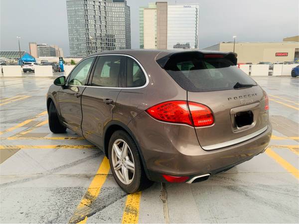 2011 Porsche Cayenne, 3.0 Supercharge, Moonroof - $10,500 (Lorton)63616506870657124