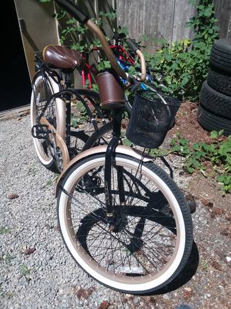 Huffy Deluxe Cruiser con guardabarros, portaequipajes y canasta - $100 (Olympia Lacey)63471419310465121