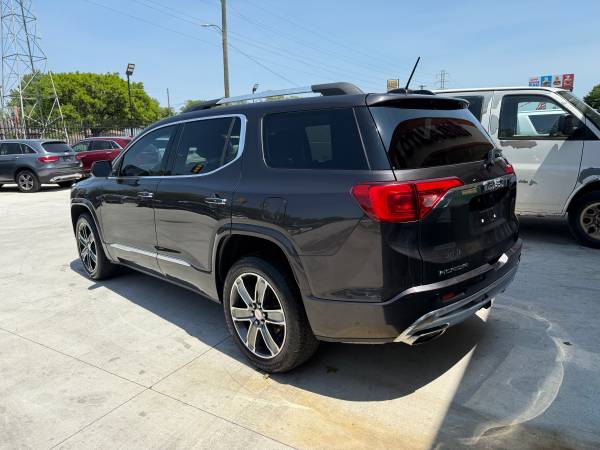 2017 GMC ACADIA DENALI AWD FINANCIACIÓN DISPONIBLE - $12.995 (Detroit)63488152663427123