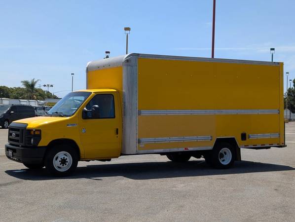 2016 Ford Econoline E-350SD 16FT - Photo 3