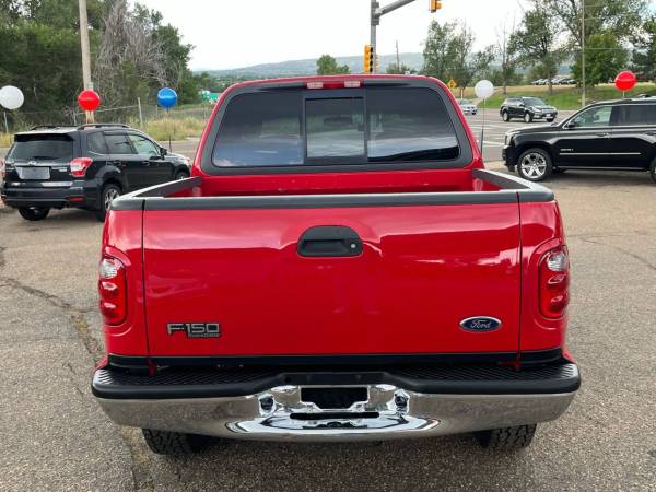 Camioneta Ford F150 SuperCrew Cab 4x4 4WD F-150 de 2001 con cama corta 4D - $14,999 (Colorado's Midway Motors)63619821895041124