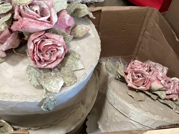 Cake display 1
