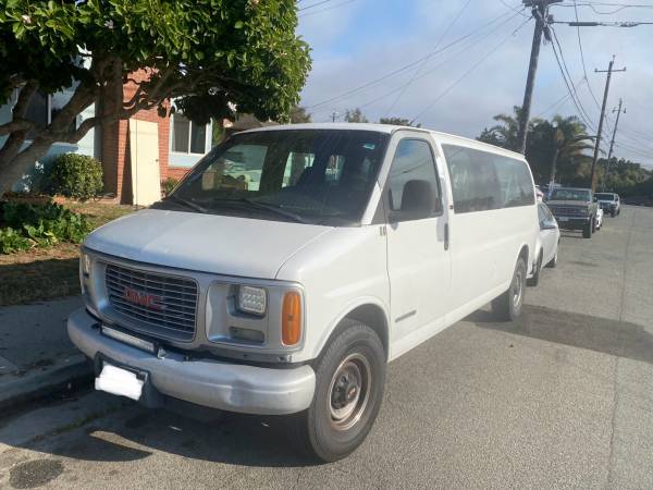 2001 GMC 11 PASAJEROS - $4,500 (watsonville)634698877040671229