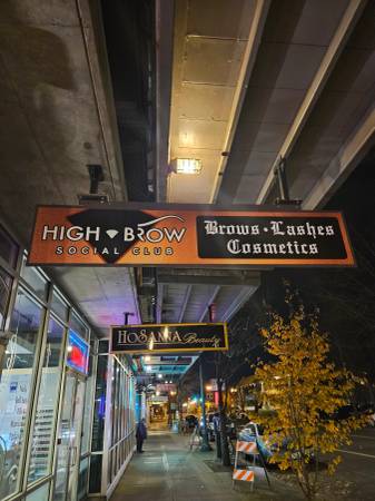 $800 Lease with perks! Two options available. (Downtown Vancouver)64218929479939120