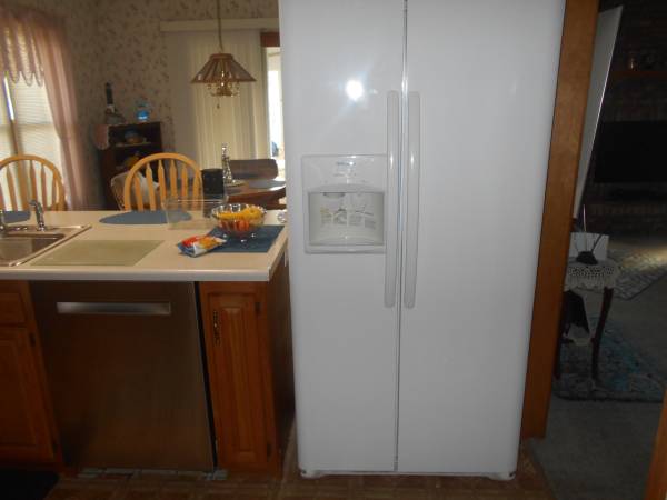 Frigidaire refrigerator 1