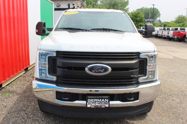2019 Ford F-250 Super Duty Crew Long Bed con cubierta ARE 4x4!K33! - $24,784 (Toyota en GERMAN AUTO HOUSE)63625029851521122