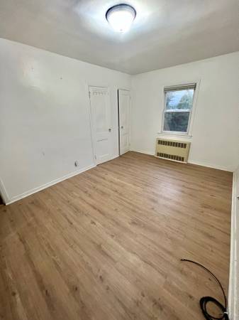 $1,000 / 1br - 1st Floor,Large Unfurnished Room*Hablo Español (Fresh Meadows—Flushing—Bayside)63689574705025121