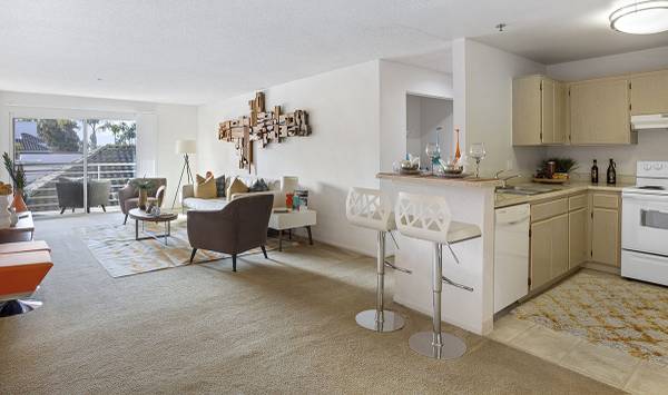 $4,475 / 3br - 1450ft2 - 1st Month Free at Move-In! Great & Spacious 3Bd, 2Ba Apt Home! (UTC/San Diego)63819410497411122