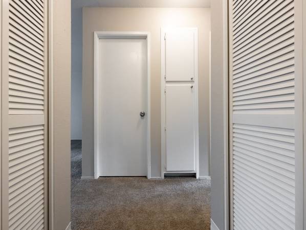 $1,350 / 2br - 800ft2 - 2 Bed, Pet Friendly, 24/7 Maintenance (805 NE Kane Dr, Gresham, OR)63914971087618122