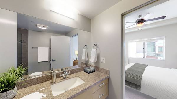 $3,869 / 2br - 1408ft2 - Bike Score: 56, Cable Ready, Countertops - Granite (Burbank)63774549560961124