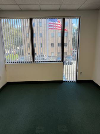 $3,000 / 1200ft2 - Suite de oficinas profesional (Newton)63699545109635121